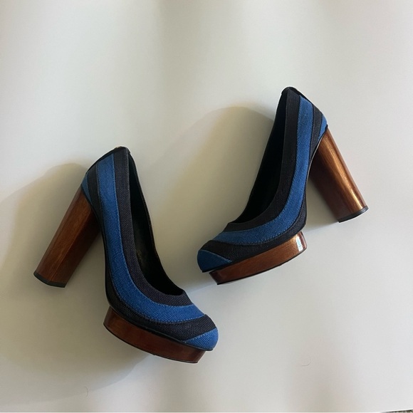 Tory Burch Shoes - Tory Burch blue pumps